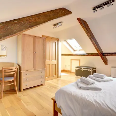 2 Bed In Oc-w400 Apartment Whitby